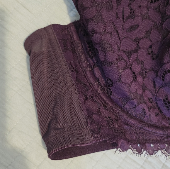Cacique Laced Lightly Lined French Underwire Balconette Bra Plum Purple SZ 50DDD - Picture 3 of 5